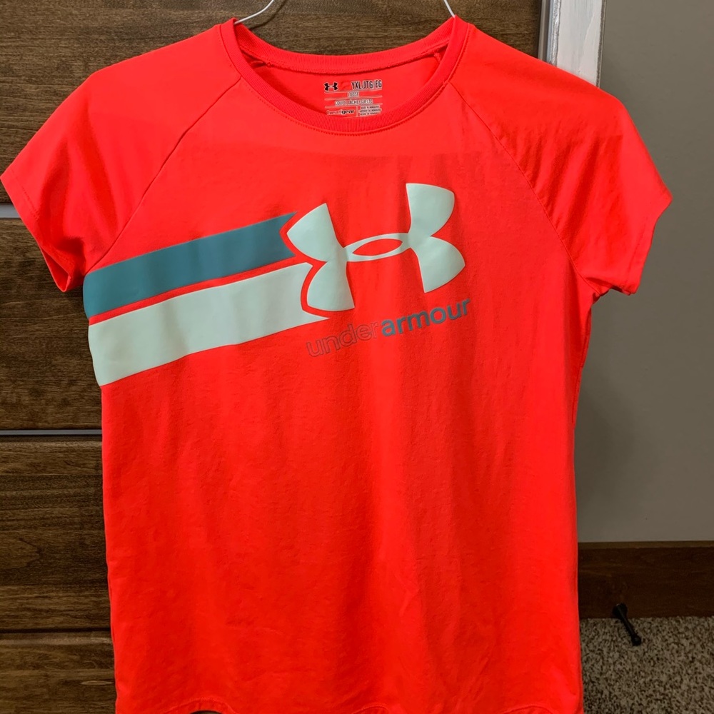 Under armor shirt